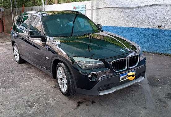 BMW-X1-2011