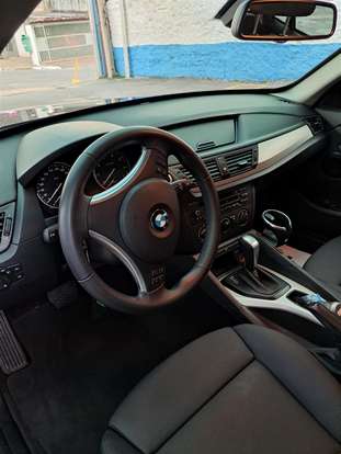 BMW-X1-2011