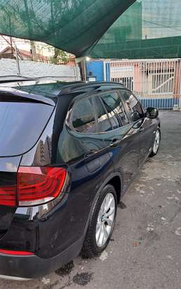 BMW-X1-2011
