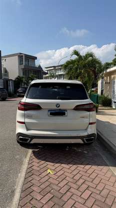 BMW-X5-2021