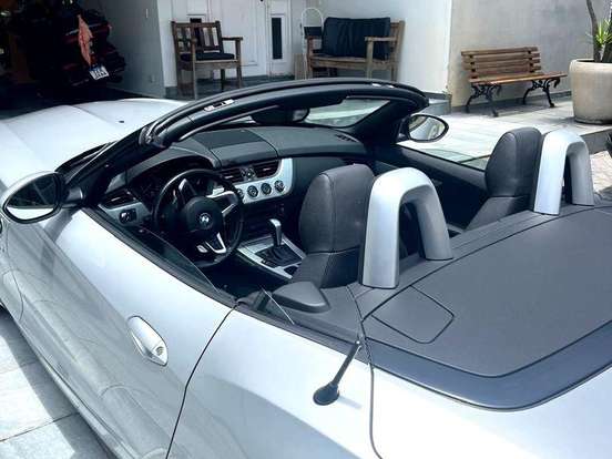 BMW-Z4-2.5 I6 GASOLINA SDRIVE23I AUTOMÁTICO BMW-Z4-2010