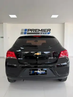CHEVROLET-ONIX-2017