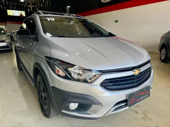 CHEVROLET-ONIX-2018