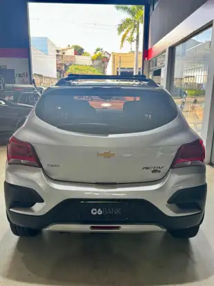 CHEVROLET-ONIX-2018