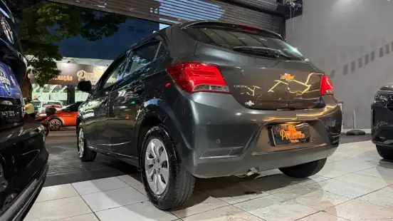 CHEVROLET-ONIX-2017