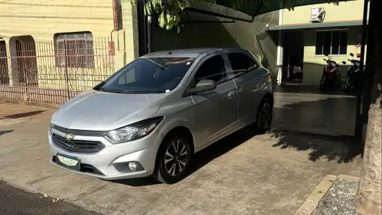 CHEVROLET-ONIX-2015
