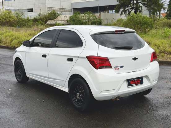 CHEVROLET-ONIX-2020