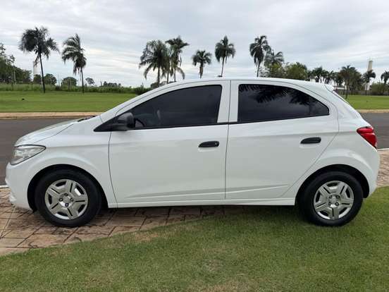 CHEVROLET-ONIX-2017