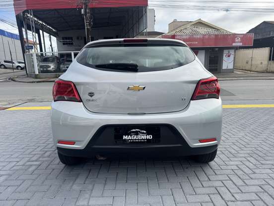 CHEVROLET-ONIX-2018
