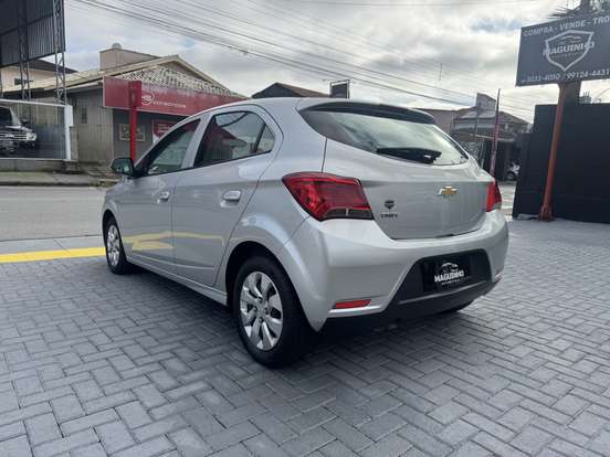 CHEVROLET-ONIX-2018