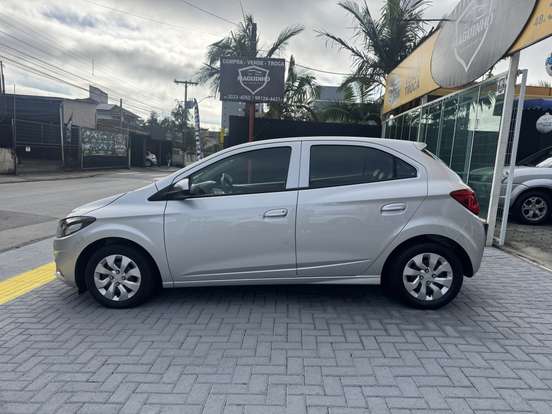 CHEVROLET-ONIX-2018