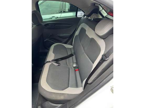 CHEVROLET-ONIX-2015