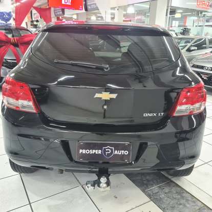 CHEVROLET-ONIX-2016