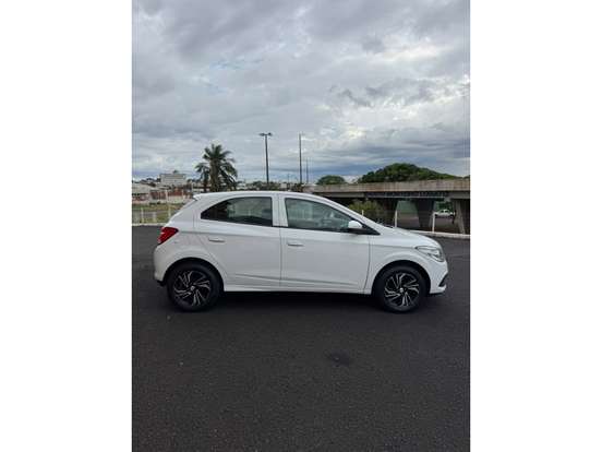 CHEVROLET-ONIX-2013