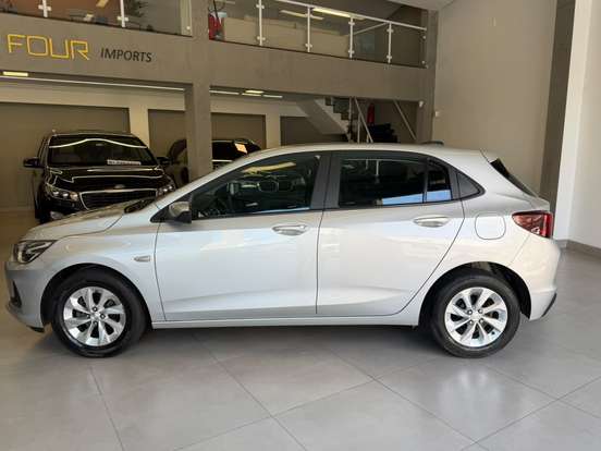 CHEVROLET-ONIX-2020