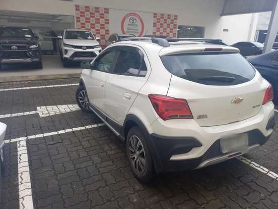CHEVROLET-ONIX-2018