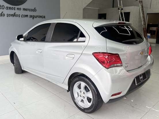 CHEVROLET-ONIX-1.4 MPFI LT 8V FLEX 4P AUTOMÁTICO CHEVROLET-ONIX-2018