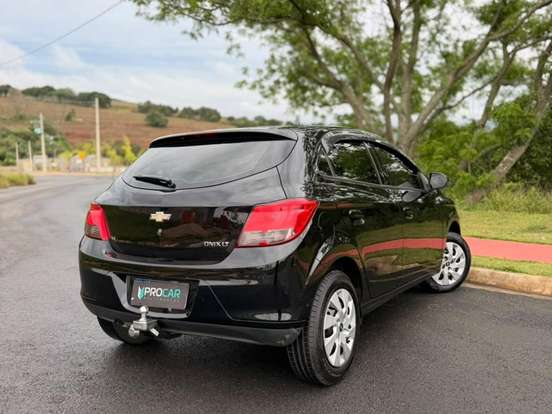 CHEVROLET-ONIX-1.4 MPFI LT 8V FLEX 4P MANUAL CHEVROLET-ONIX-2015