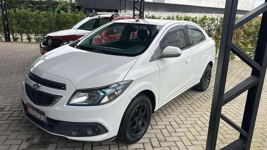 CHEVROLET-PRISMA-2013