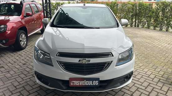 CHEVROLET-PRISMA-2013