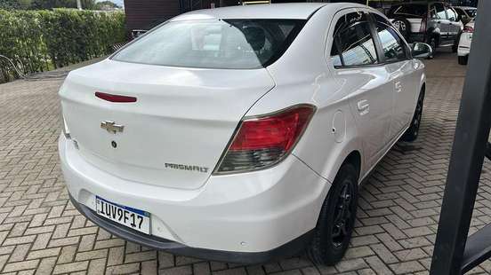 CHEVROLET-PRISMA-2013