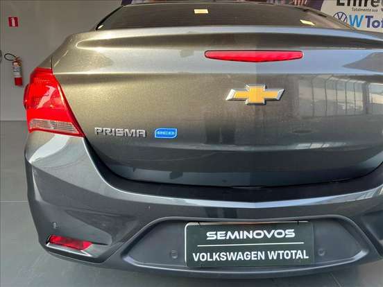 CHEVROLET-PRISMA-2017