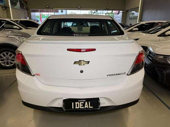 CHEVROLET-PRISMA-2014