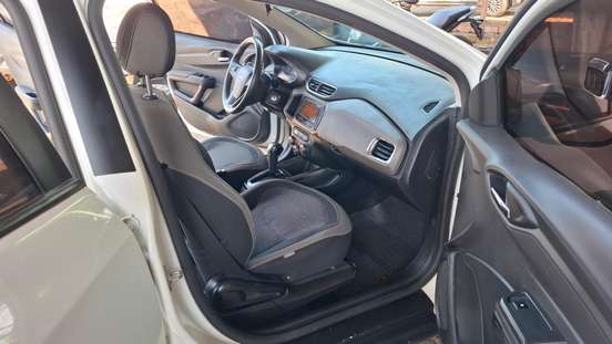 CHEVROLET-PRISMA-2014