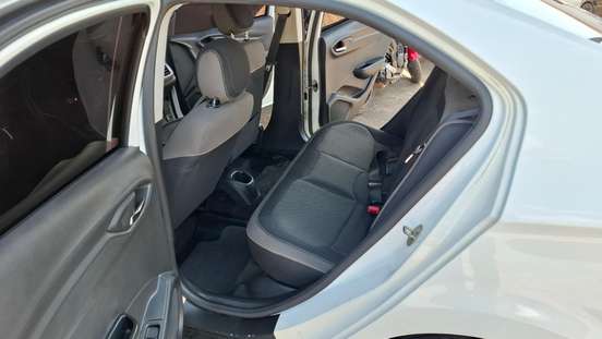 CHEVROLET-PRISMA-2014