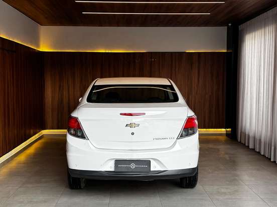 CHEVROLET-PRISMA-2015