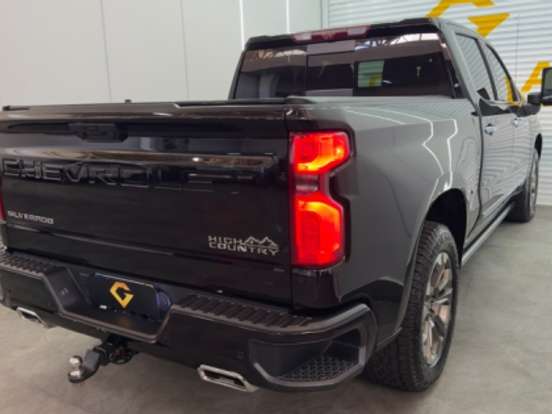 CHEVROLET-SILVERADO-5.3 V8 GASOLINA 1500 HIGH COUNTRY 4X4 AUTOMÁTICO CHEVROLET-SILVERADO-2023