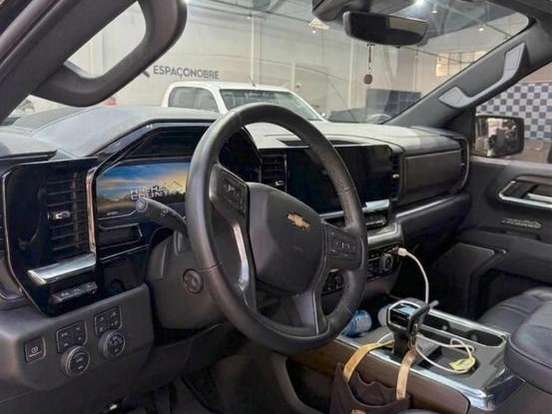 CHEVROLET-SILVERADO-5.3 V8 GASOLINA 1500 HIGH COUNTRY 4X4 AUTOMÁTICO CHEVROLET-SILVERADO-2023