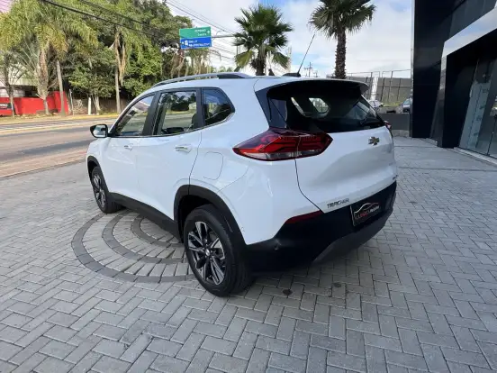CHEVROLET-TRACKER-2023
