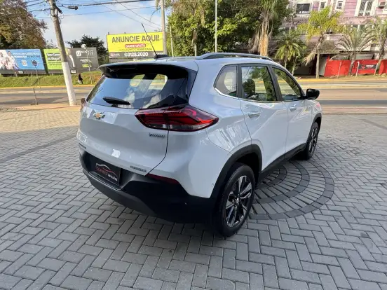 CHEVROLET-TRACKER-2023
