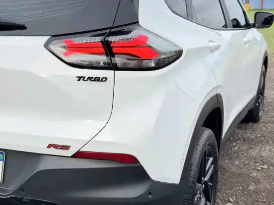 CHEVROLET-TRACKER-2025