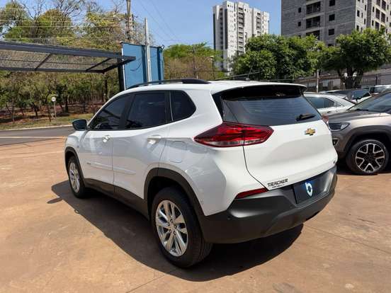 CHEVROLET-TRACKER-2021