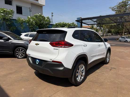 CHEVROLET-TRACKER-2021