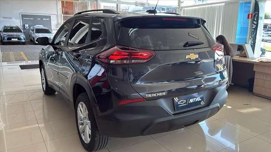 CHEVROLET-TRACKER-2024