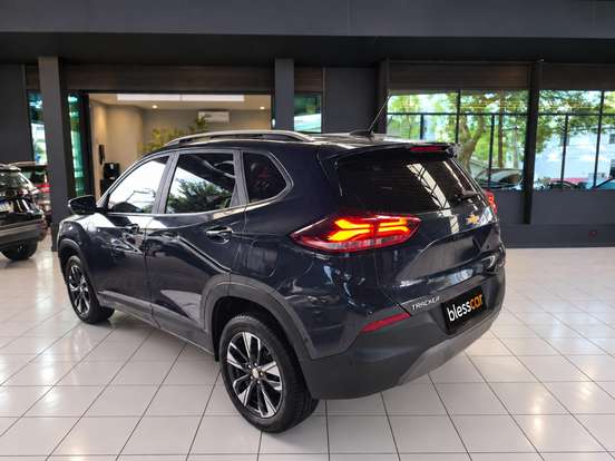 CHEVROLET-TRACKER-2023