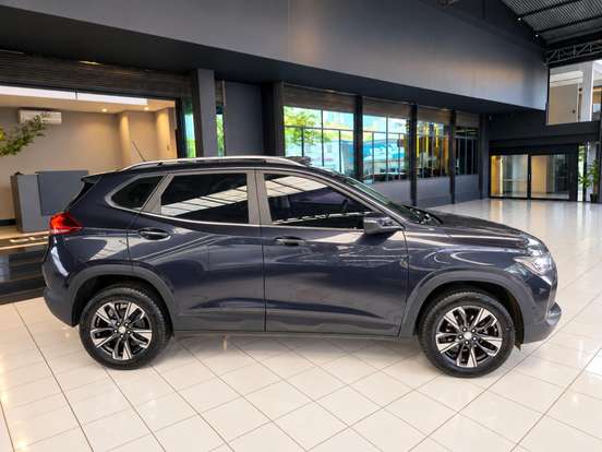 CHEVROLET-TRACKER-2023