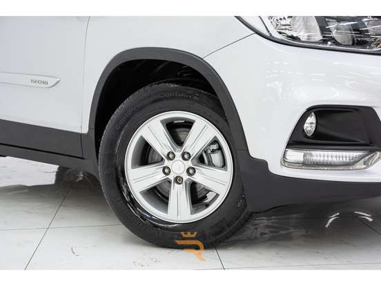 CHEVROLET-TRACKER-2019