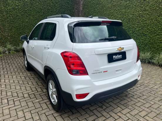 CHEVROLET-TRACKER-2017