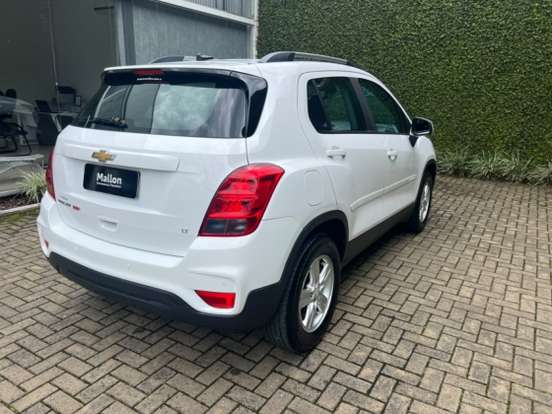 CHEVROLET-TRACKER-2017