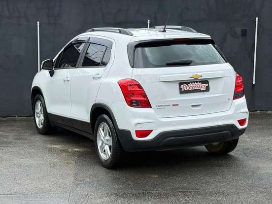 CHEVROLET-TRACKER-2018