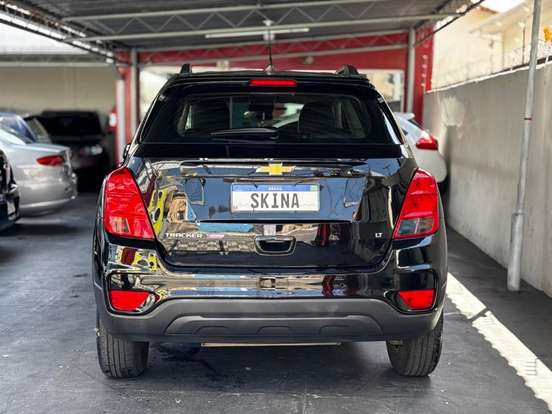 CHEVROLET-TRACKER-2018