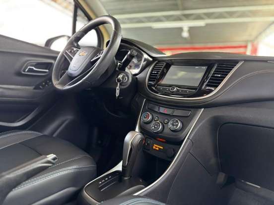 CHEVROLET-TRACKER-2018