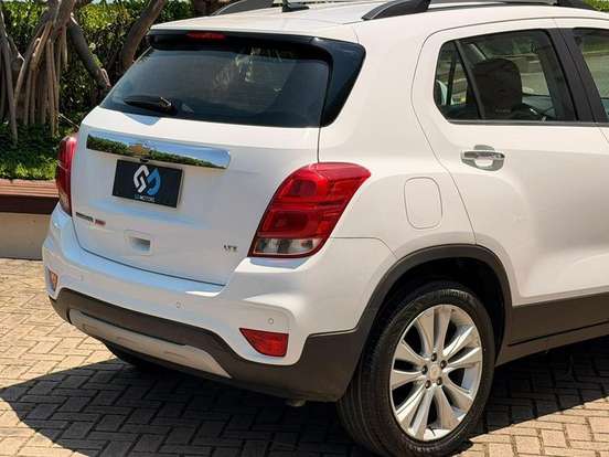 CHEVROLET-TRACKER-2017