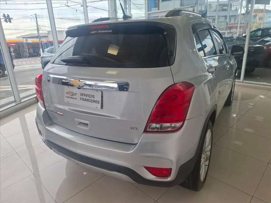 CHEVROLET-TRACKER-2017
