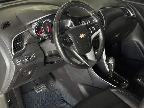 CHEVROLET-TRACKER-2018