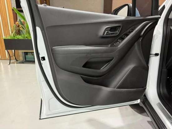 CHEVROLET-TRACKER-2018
